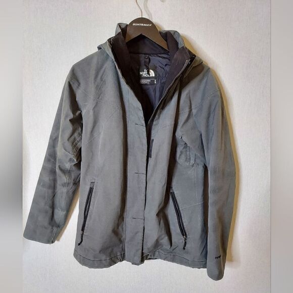 The North Face Women's Gray Hooded lightweight coat‎ - Picture 1 of 12